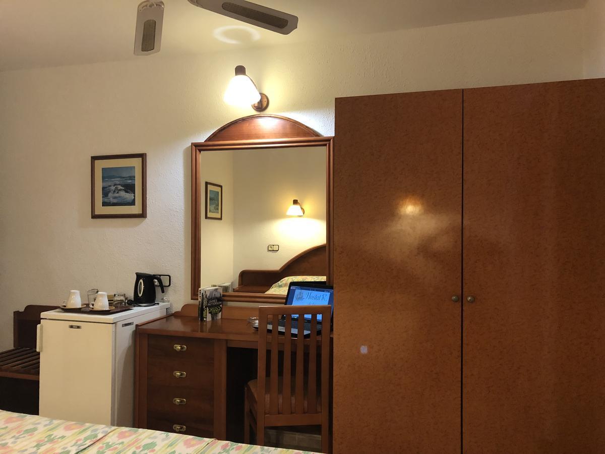 Hostal De La Caravel-La Cala D´Or Dış mekan fotoğraf